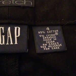 Womens Gap black Capris Sz 4